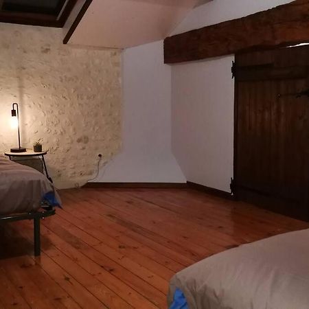 Maison Charentaise A La Campagne Becheresse Bagian luar foto