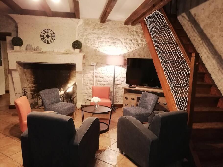 Maison Charentaise A La Campagne Becheresse Bagian luar foto