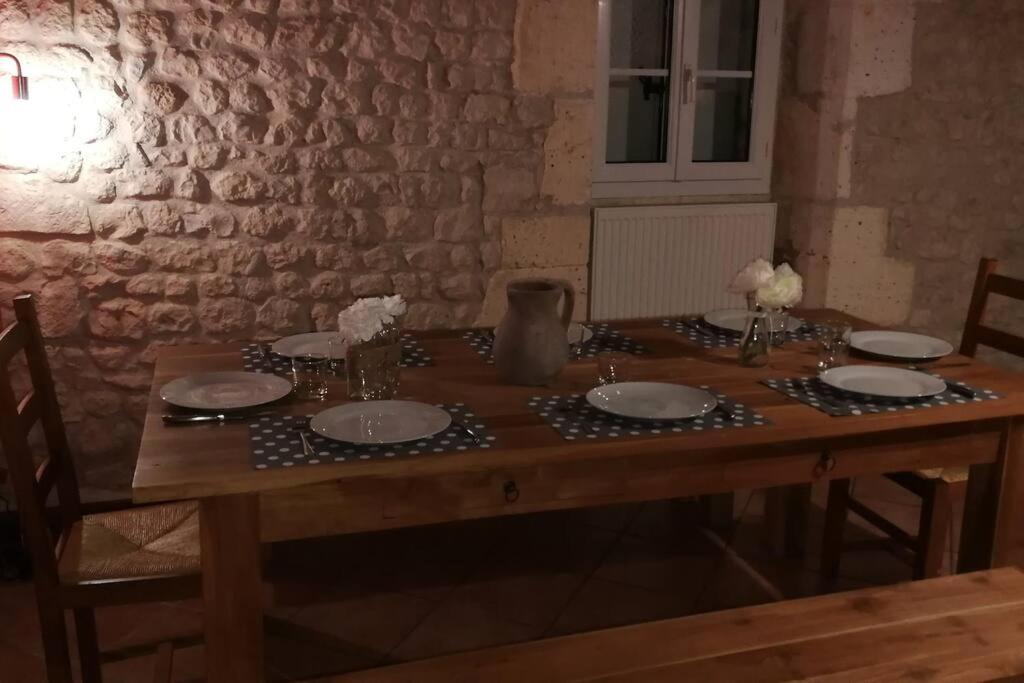 Maison Charentaise A La Campagne Becheresse Bagian luar foto