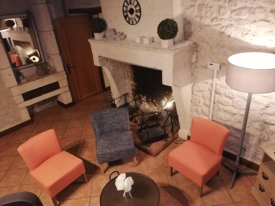 Maison Charentaise A La Campagne Becheresse Bagian luar foto