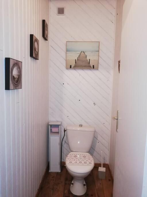 Maison Charentaise A La Campagne Becheresse Bagian luar foto